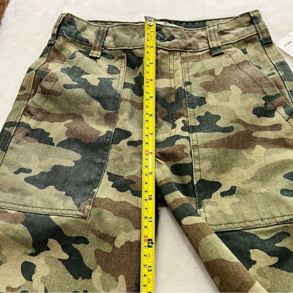 Free People Remy Green Camo High-Waisted Wide Leg Jeans Size 24 NWT - Picture 16 of 16